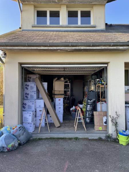 Choisir la bonne entreprise de débarras en Normandie