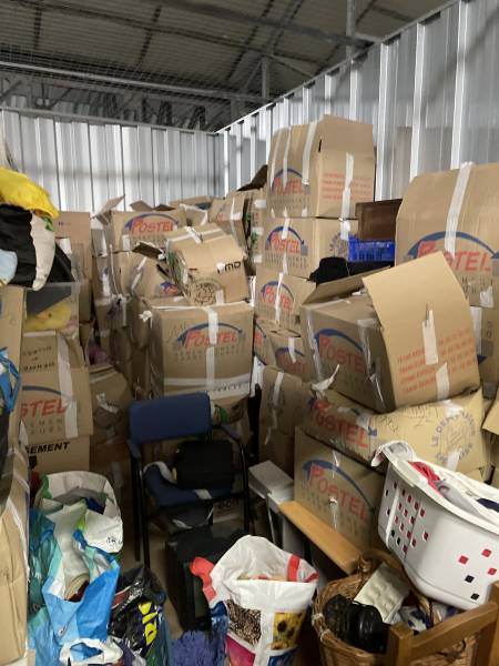 Garage encombré typique du syndrome de diogène proche de Le Havre