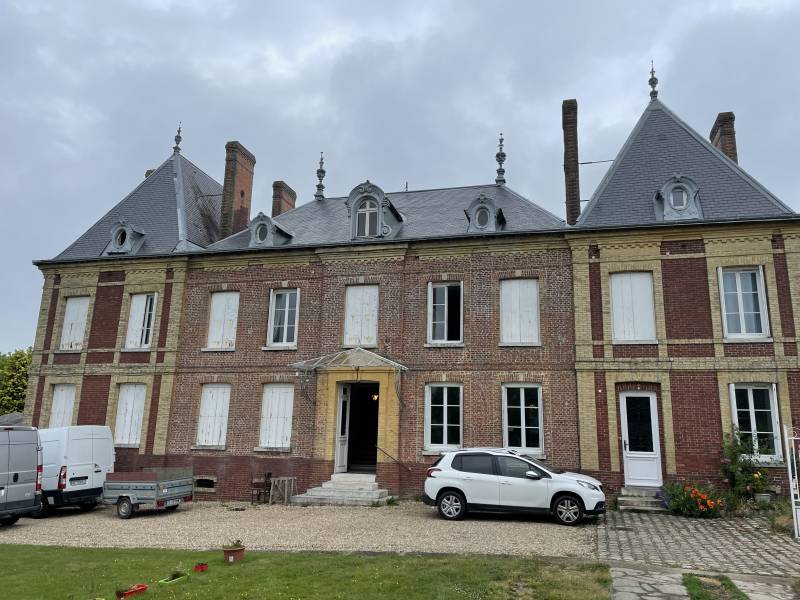 facade d'une maison de maitre à Doudeville proche d'yvetot