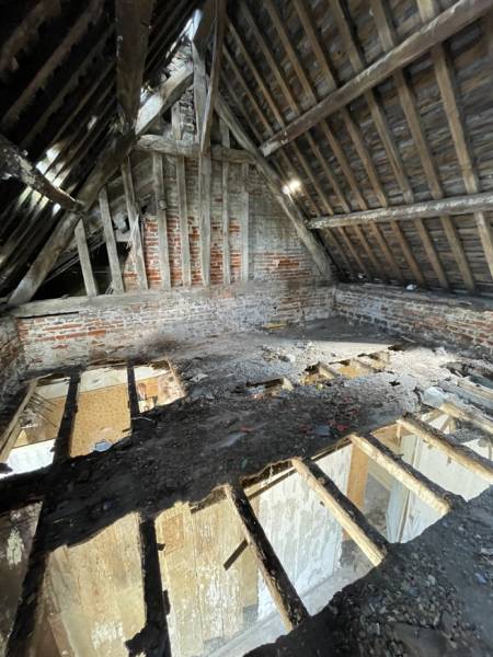 Avant et après le débarras par OBEN dans un entrepôt industriel à Rouen