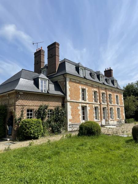 Comment OBEN Débarras valorise vos meubles anciens et objets d'art à Rouen et en Normandie en leur offrant une seconde vie