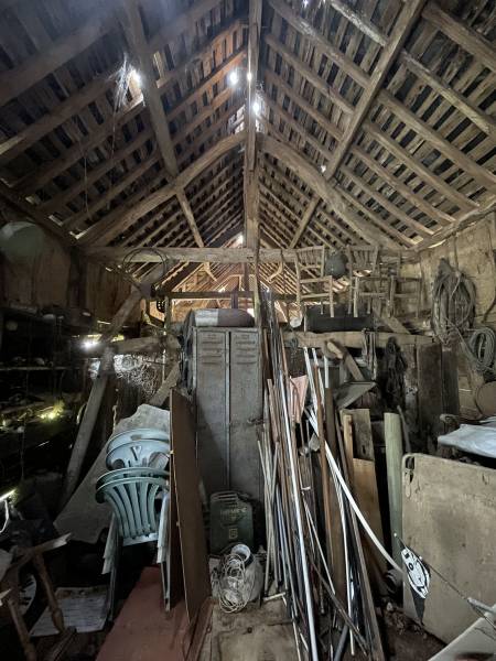 Service professionnel de débarras grenier encombré depuis des années à Deville-lès-Rouen avec intervention rapide et soignée