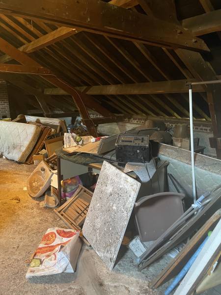 Choisir la bonne entreprise de débarras en Normandie