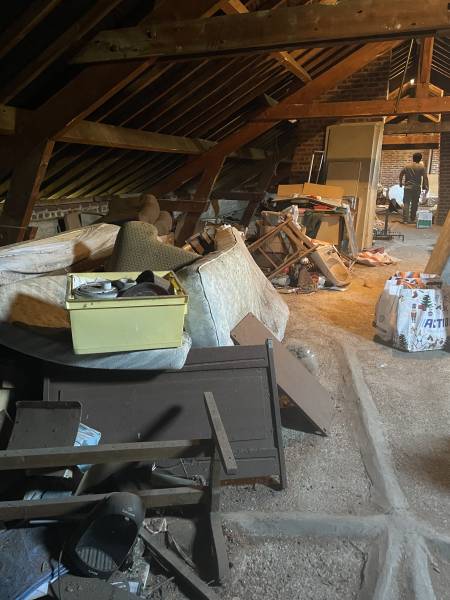 Choisir la bonne entreprise de débarras en Normandie